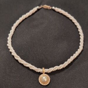 Luxe Pearl Necklace with Gold Accent